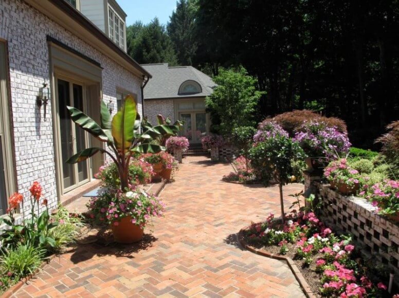 backyard patio ideas pavers