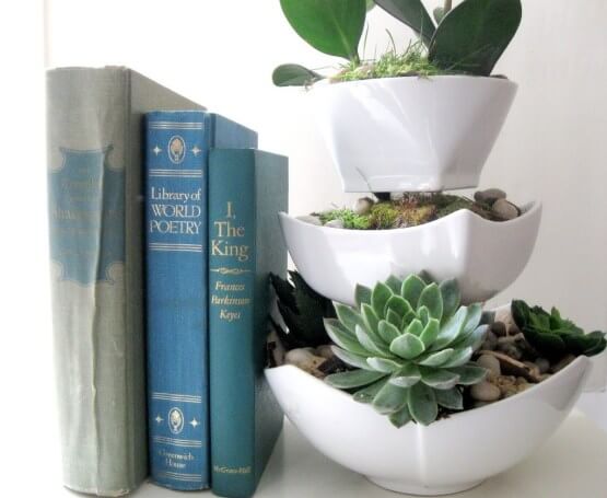 Book Holder on the Shelf DIY Home Decor Ideas