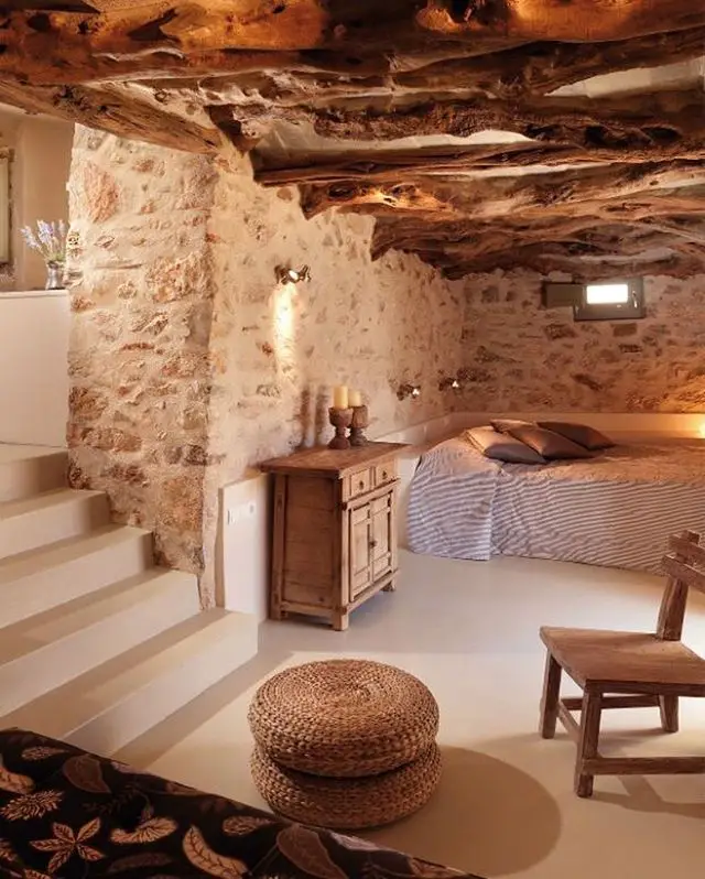 Cave-style Rustic Bedroom