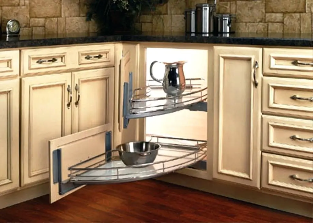 20 Corner Kitchen Cabinet Ideas To Maximize Your Cooking Space
