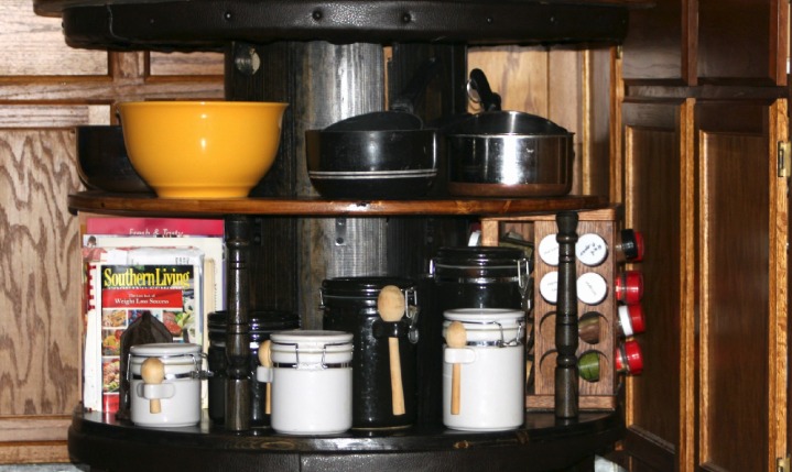 Portable Lazy Susan for kitchen storage