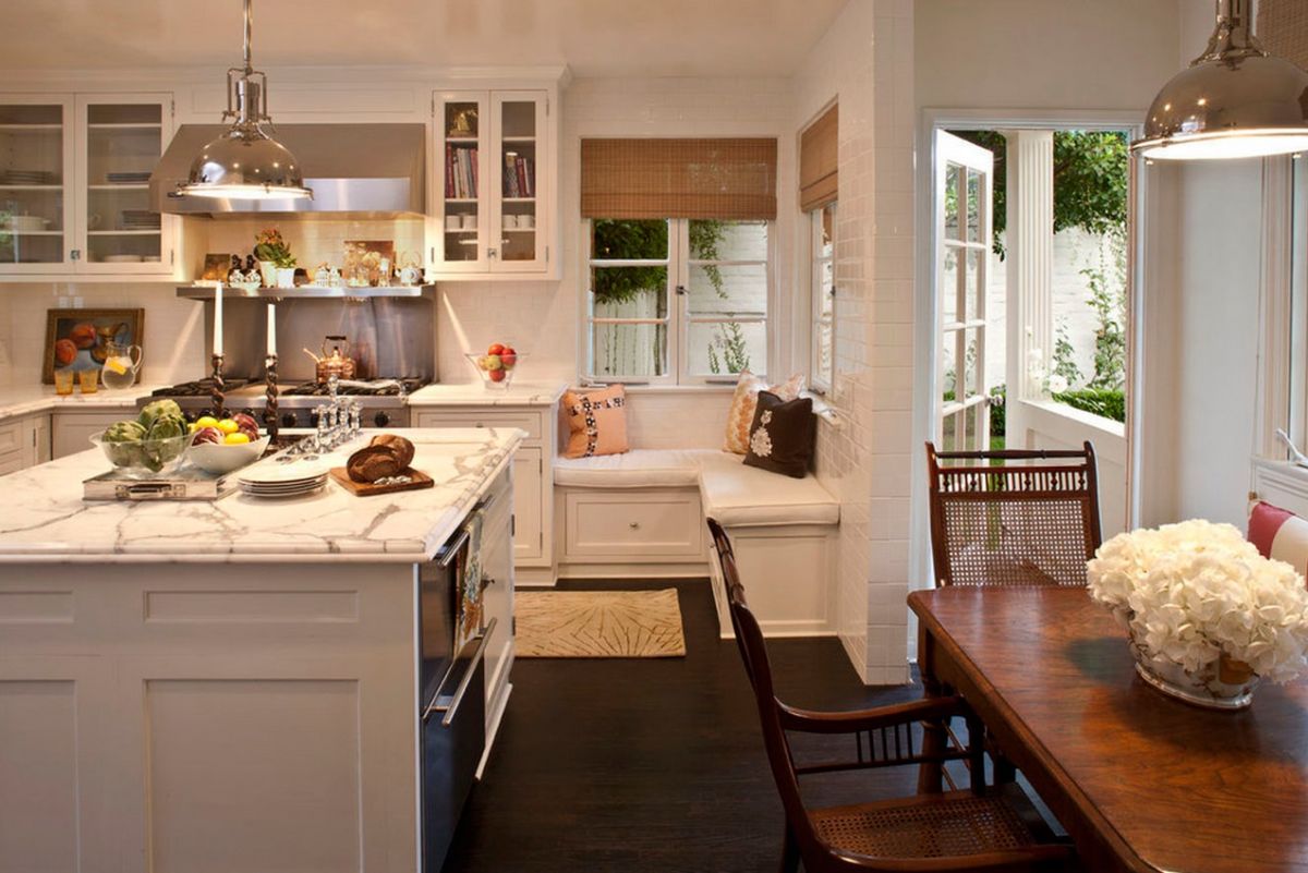 Built-In Corner Seating in Kitchen