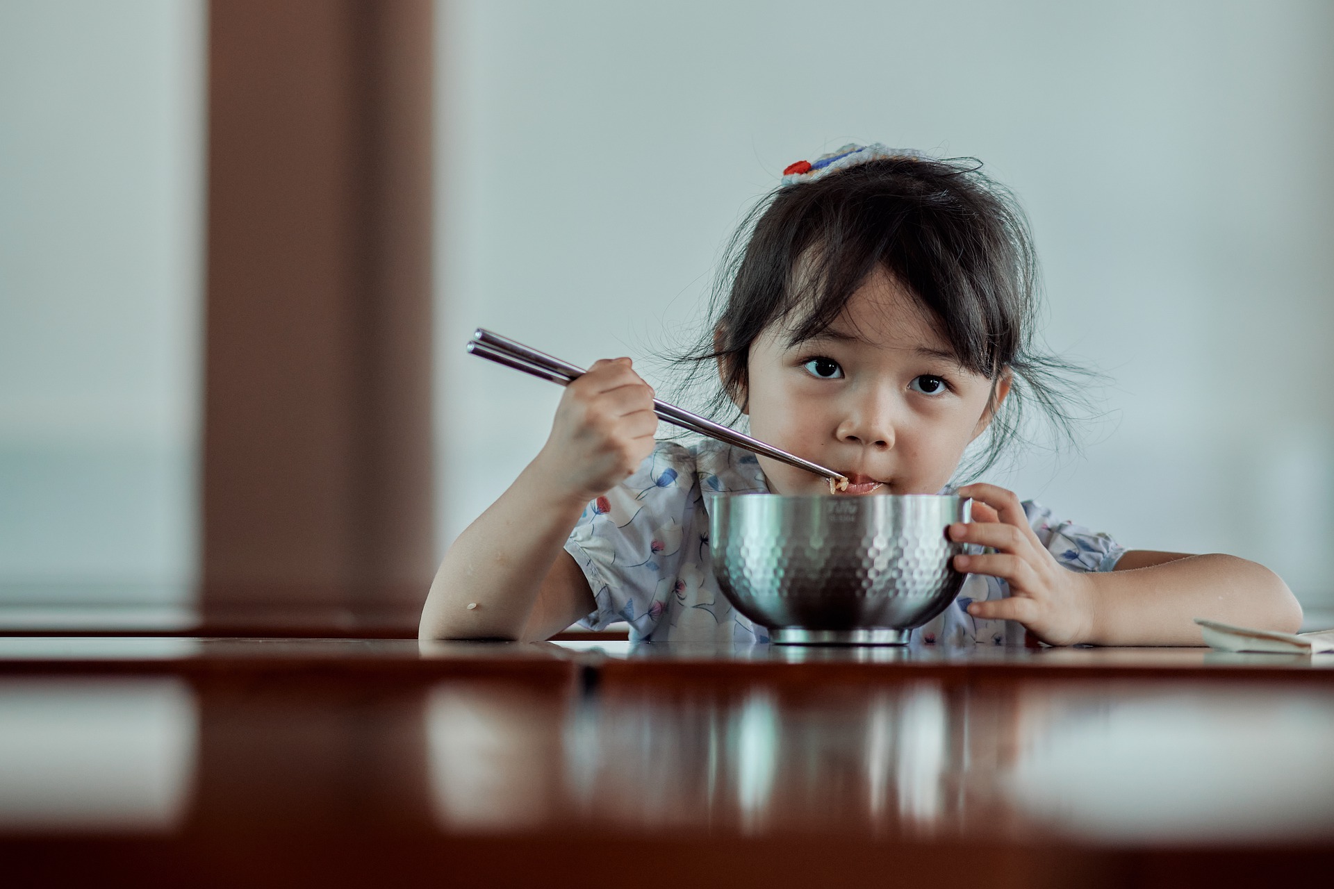 how to use chopsticks for kids