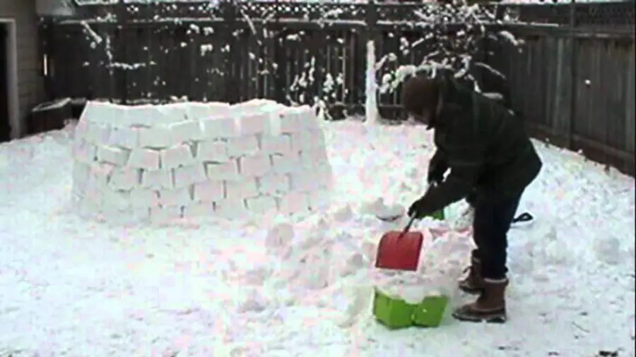 How To Build An Igloo In Your Backyard